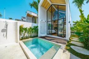 Villa Tiny - Romantic A-Shape 1BR Villa Close to Nyanyi Beach
